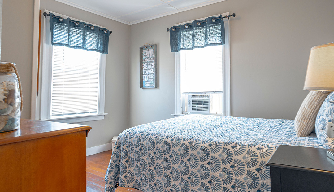 Cottage bedroom